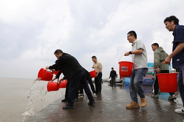 £¨Ê×ÕÅ£©ÔöÖ³·ÅÁ÷Ô˶¯ÏÖ³¡11.jpg £¨Ê×ÕÅ£©ÔöÖ³·ÅÁ÷Ô˶¯ÏÖ³¡11.jpg